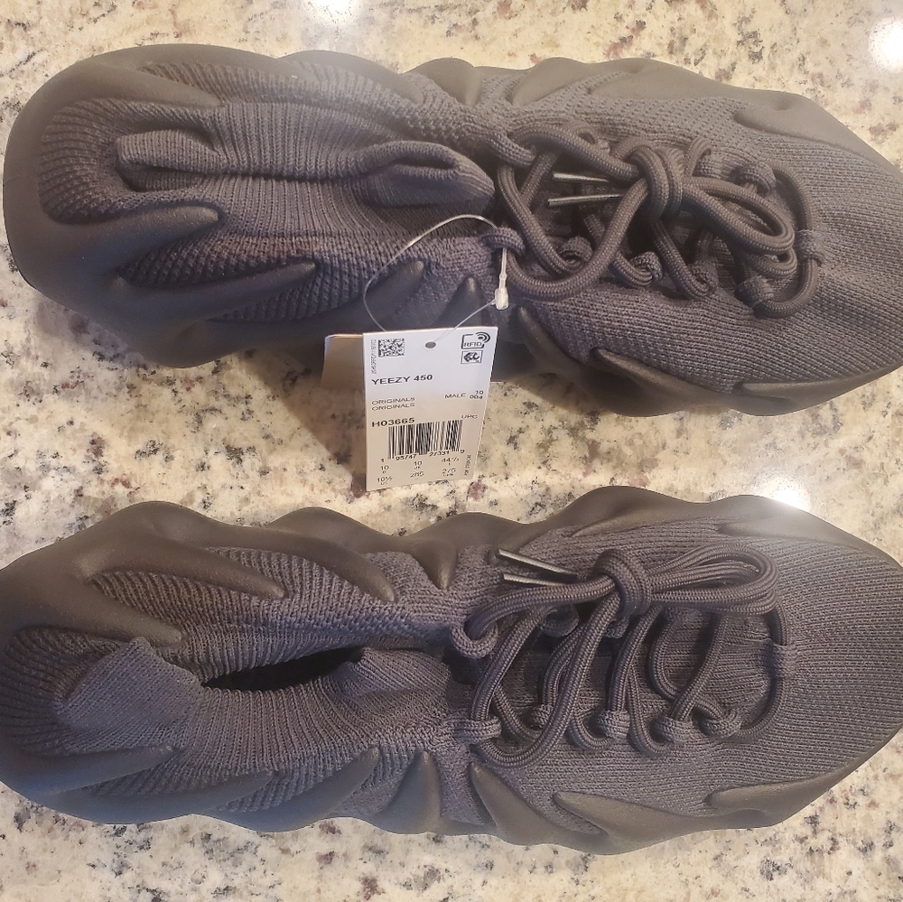 NWT Yeezy 450 Utility Black Size 10.5